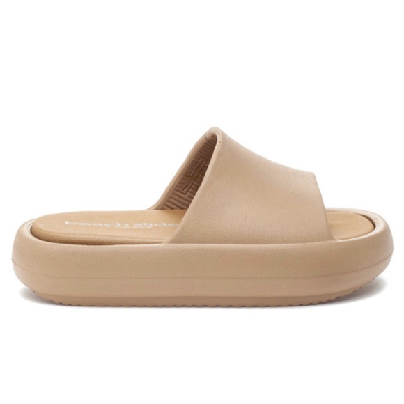Beach Slides by J/Slides in Sand Size 7 - Picture 9 of 10